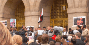 Gedenkfeier für Marwa el-Sherbini am Rathaus Dresden, Sprecher: der Ägyptische Botschafter in Deutschland | Autor: Lysippos | CC BY-SA 3.0