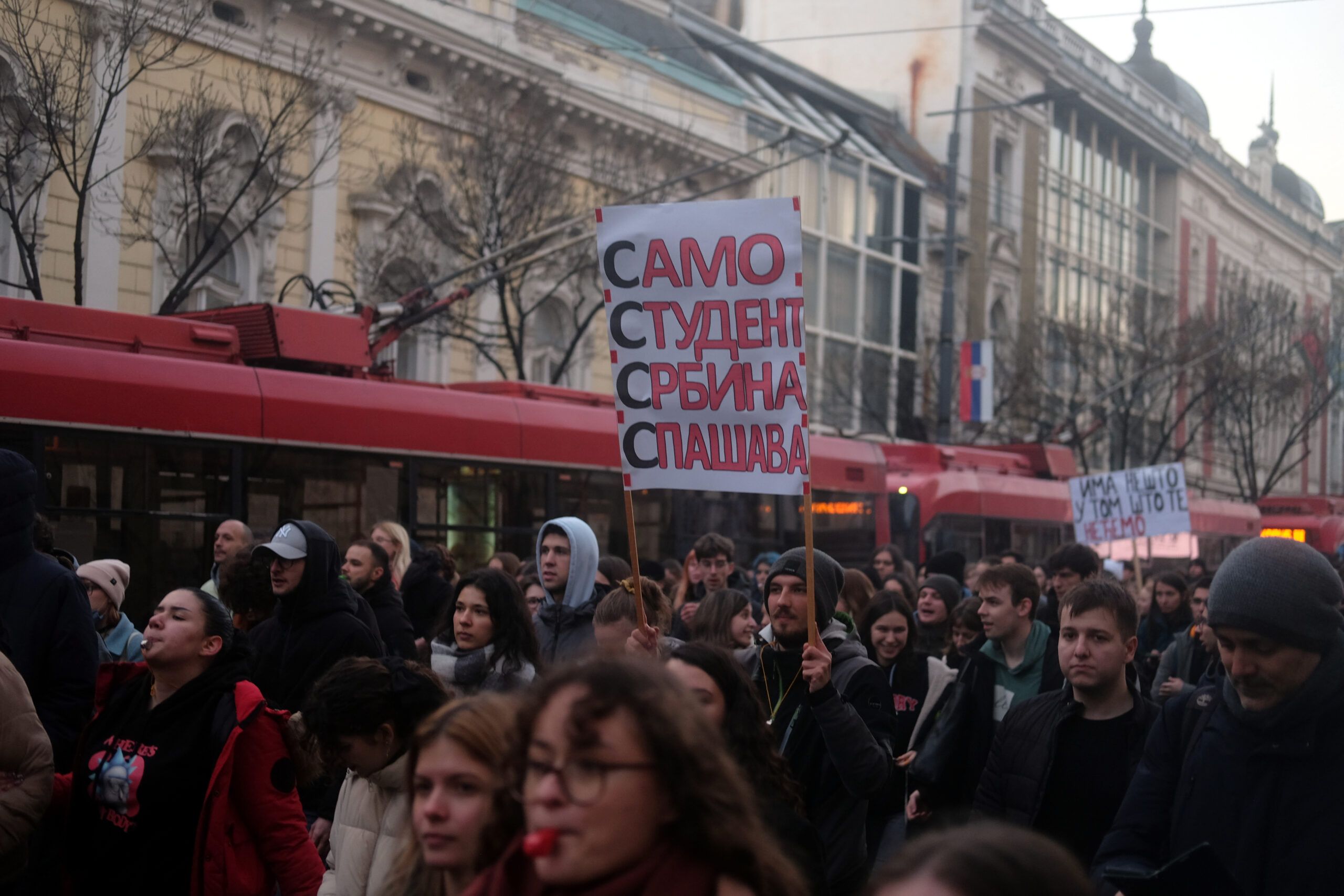 Die liberal-nationalistischen Proteste in Serbien haben einen volksfeindlichen Charakter