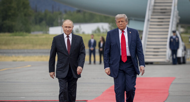 US-Präsident Trump empfängt den russischen Präsidenten Putin zu Verhandlungen in Alaska, 15. August 2025. | Via wikimedia commons, Urheber: Benjamin Applebaum
