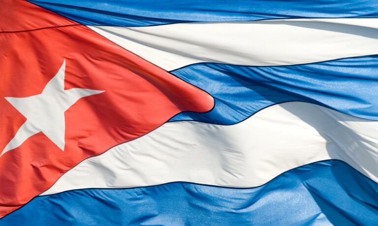 Foto: CC0 1.0/Gemeinfrei (https://commons.wikimedia.org/wiki/File:Cuban_Flag_%28Unsplash%29.jpg)